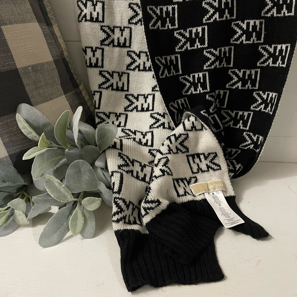 Michael Kors MK Scarf 🧣